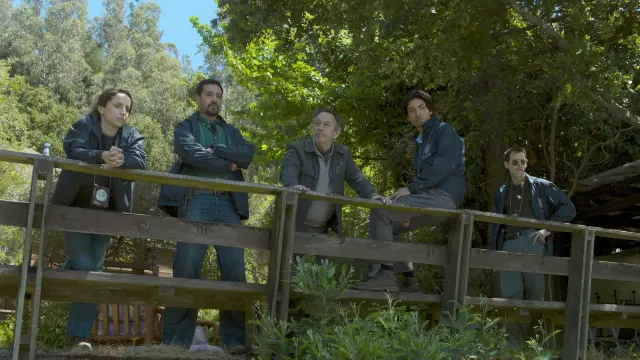 Biri Gerçeği Biliyor Olmalı izle - HDFilmcehennemi