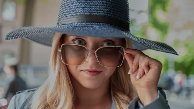 Elle izle - HDFilmcehennemi