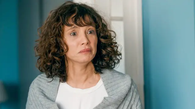 Mira: Her Şey Yolundaymış Gibi izle - HDFilmcehennemi