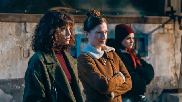 Mira: Her Şey Yolundaymış Gibi izle - HDFilmcehennemi
