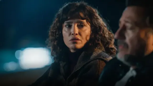 Mira: Her Şey Yolundaymış Gibi izle - HDFilmcehennemi