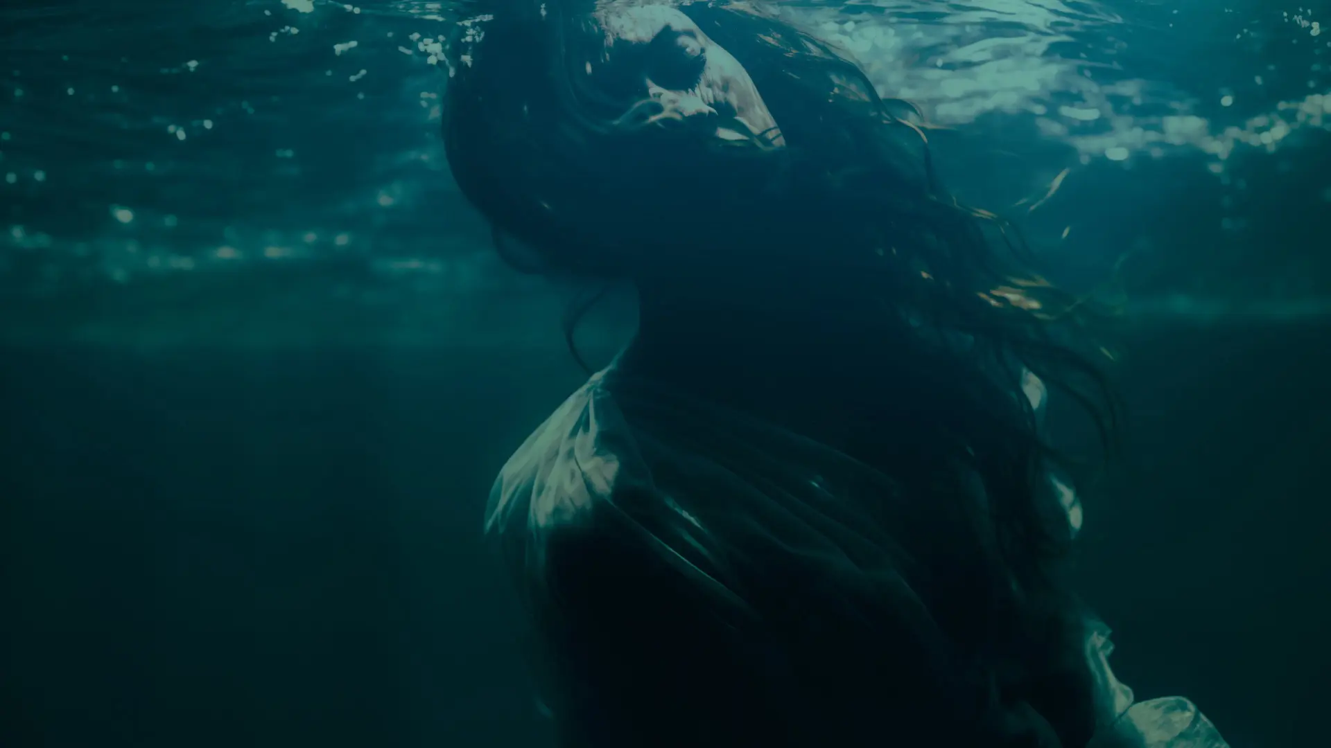 Bodies in the Water izle - HDFilmcehennemi