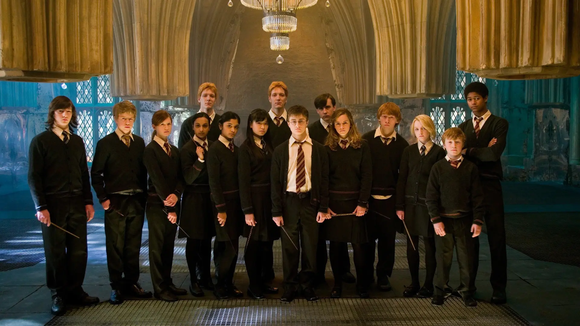 Harry Potter ve Zümrüdüanka Yoldaşlığı izle